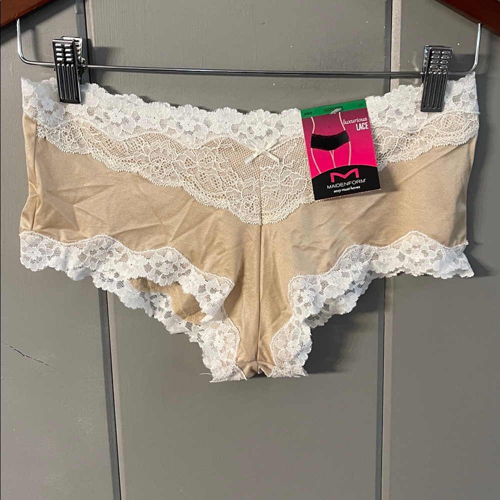 NWT Maidenform Boyshort Panty Nude White Lace Sissy Romantic Coquette Feminine